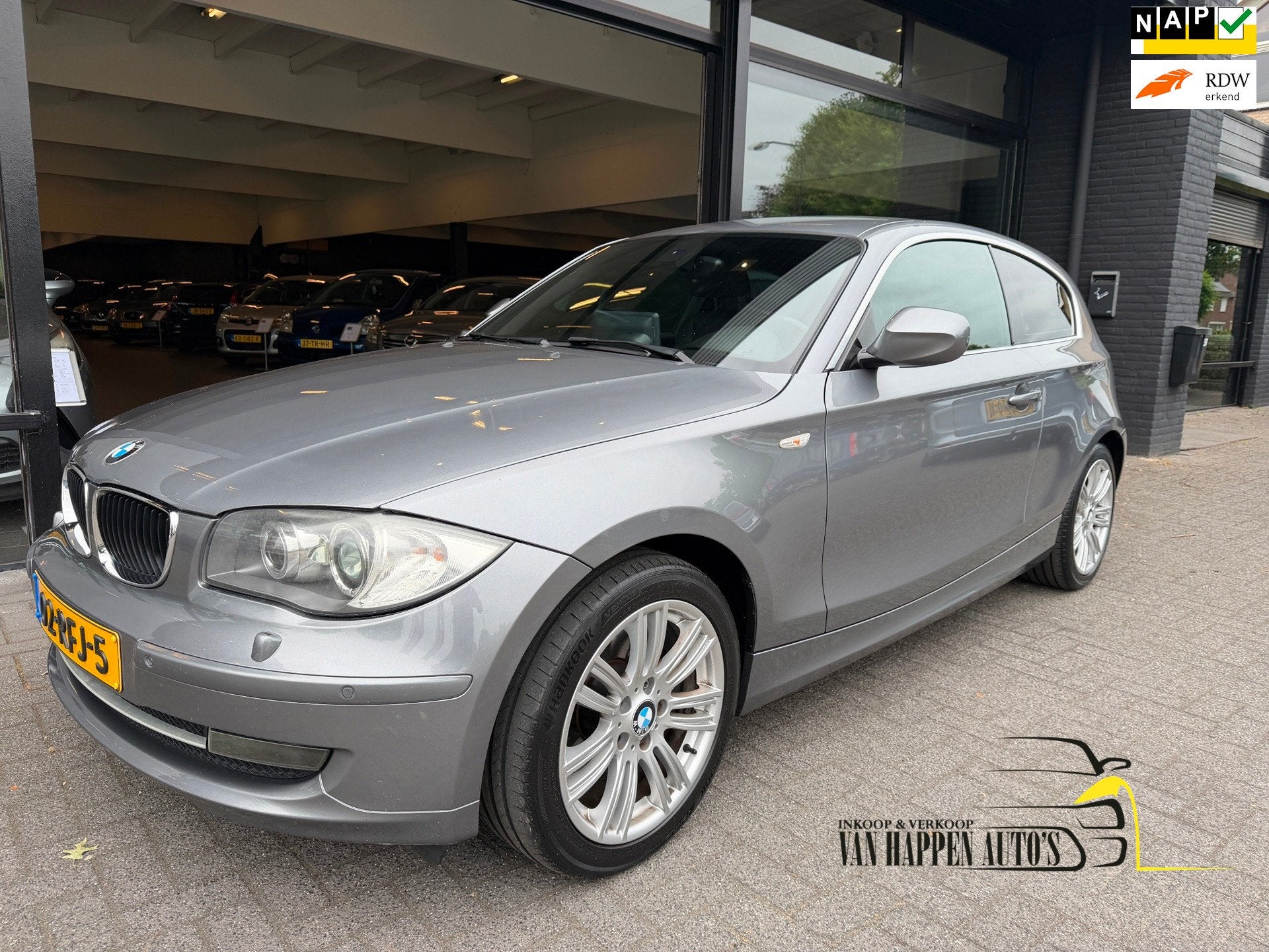 BMW 1-serie 120i Business Line Ultimate Edition / automaat /, Auto's, Euro 5, 4 cilinders, 4 stoelen, 170 pk