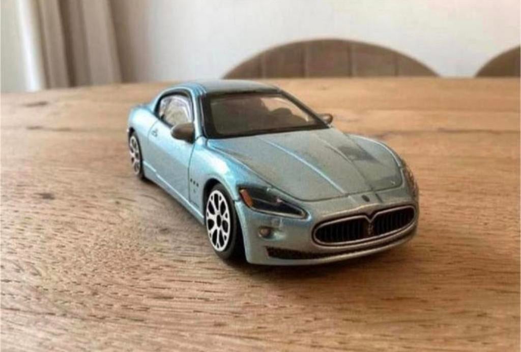 Maserati Gran Turismo van Bburago, Hobby en Vrije tijd, Ophalen of Verzenden, Zo goed als nieuw, Auto, Overige merken