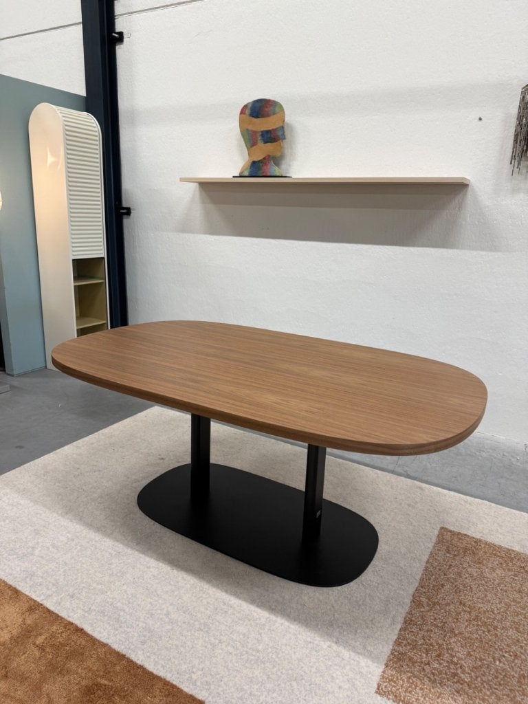 Nieuw Leolux Toveri eettafel noten hout design Tafel 180, Huis en Inrichting, Tafels | Eettafels, Leolux, 100 tot 150 cm, Info@leolux.nl