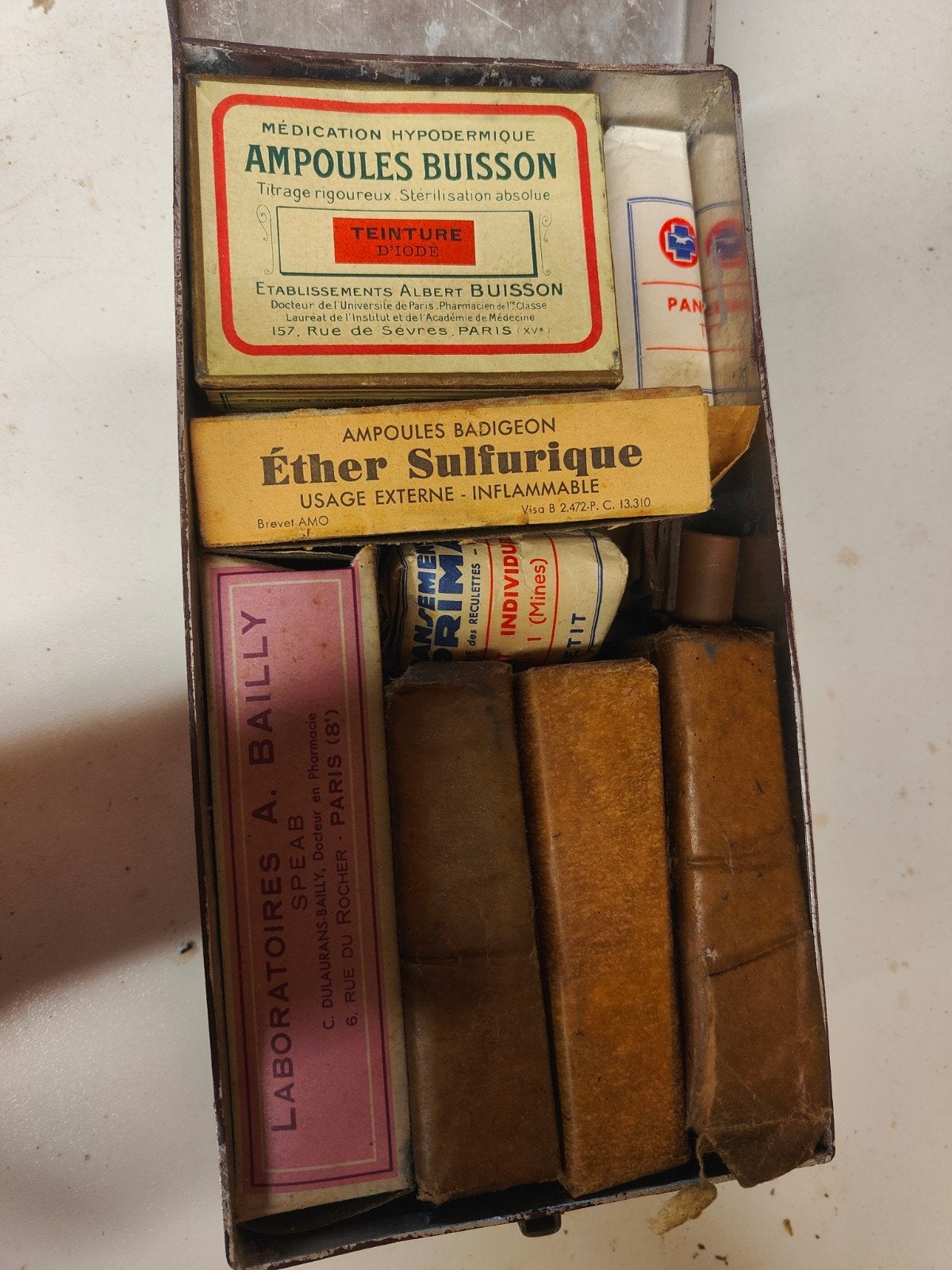 Zeldzaam Vintage Militair EHBO-doosje met Jodium Ampullen, Ophalen of Verzenden, Overige soorten, Overige gebieden, Overige typen