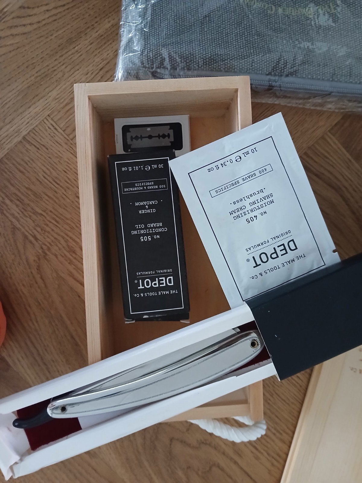 Depot Scheerset: Baardolie, Scheermes & Crème, Ophalen of Verzenden, Nieuw