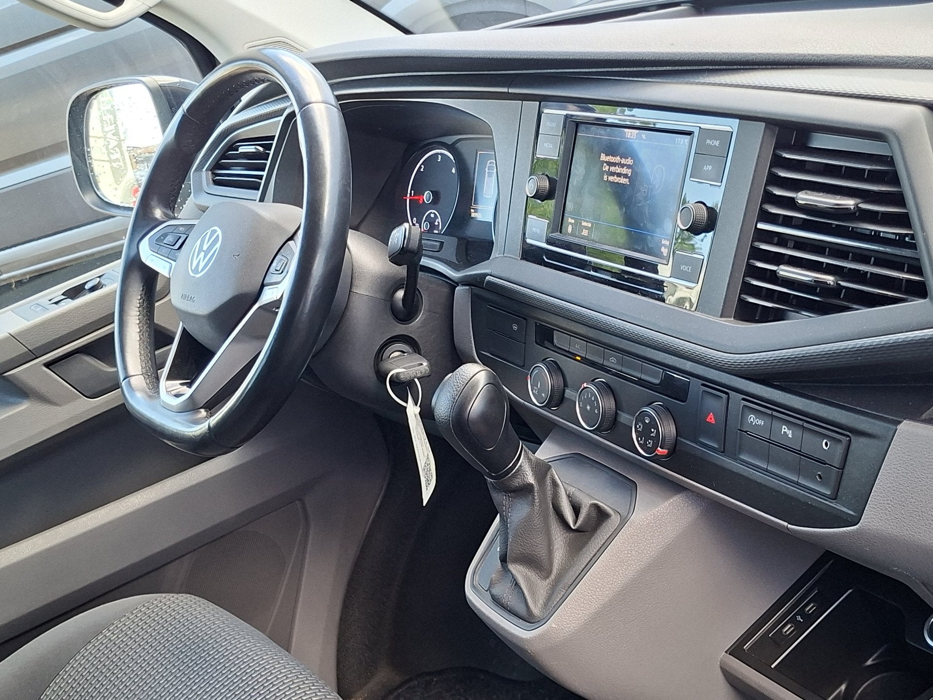 Volkswagen Transporter 2.0 TDI Aut7 Dubb.Cabine 2xSchuifdeur, Auto's, Parkeerassistent, Gebruikt, Euro 6, 4 cilinders