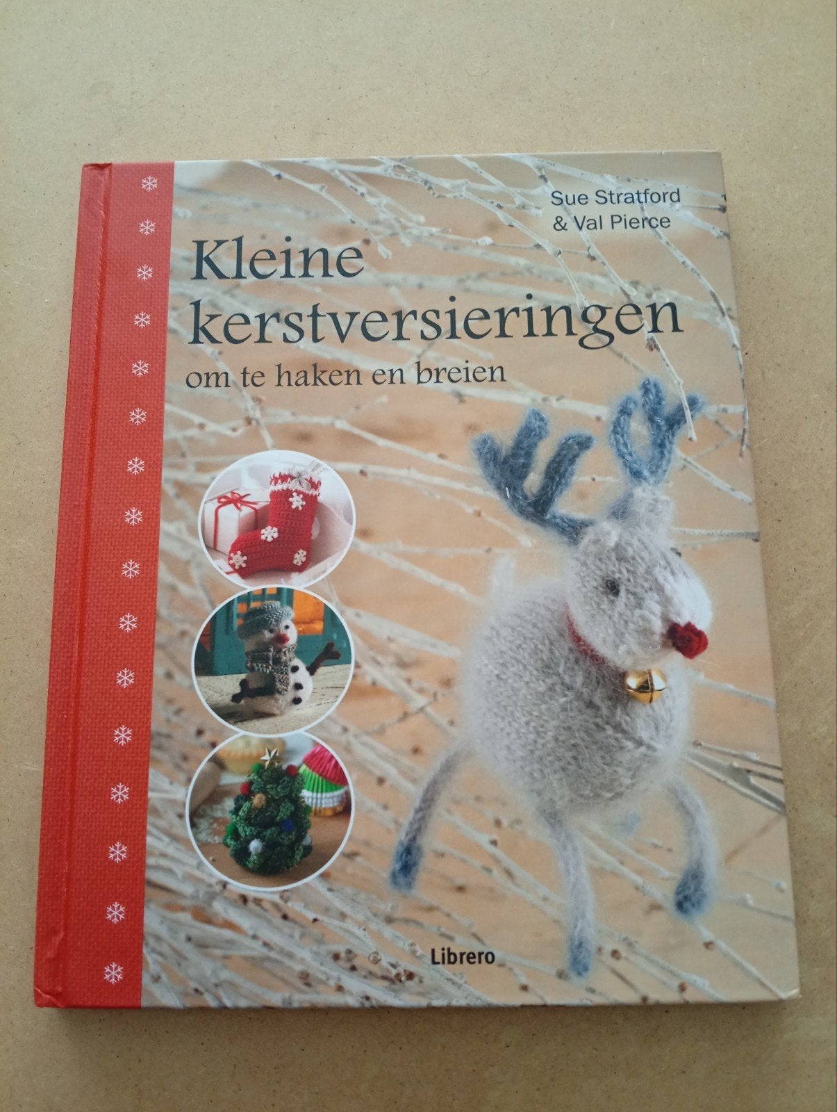 Kleine kerstversieringen om te haken en breien, Breien en Haken, Ophalen of Verzenden, Zo goed als nieuw, Sue Stratford & Val Pierce