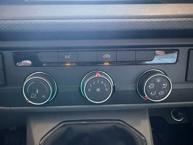 Foto 14 van Volkswagen Transporter T 6.1 2022/Nieuw Kwb 4 Personen