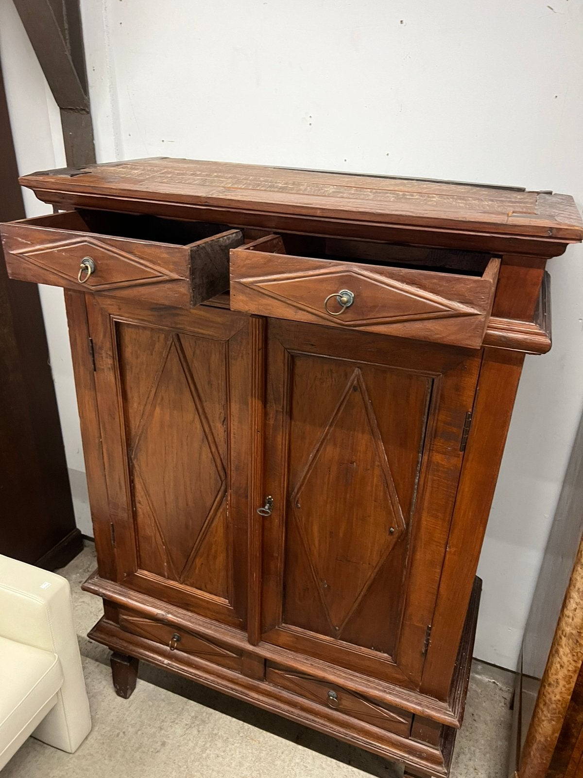 Antieke houten kabinet, Ophalen