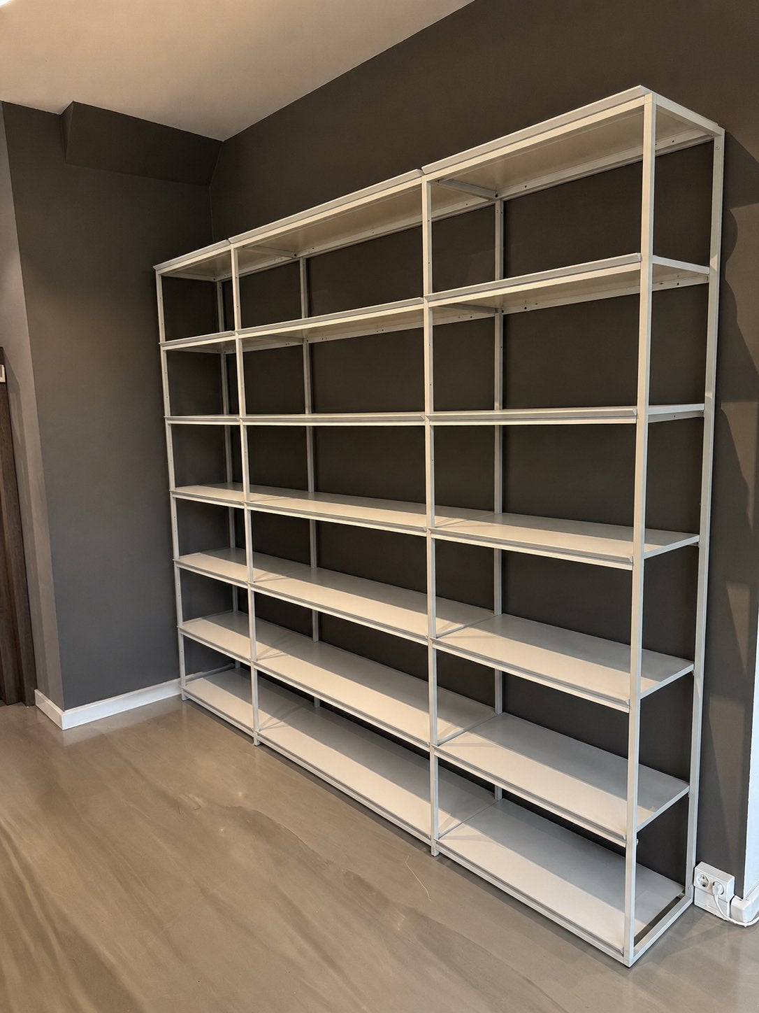 Neutra Bolia Kast winkle kast, Huis en Inrichting, Ophalen, Zo goed als nieuw