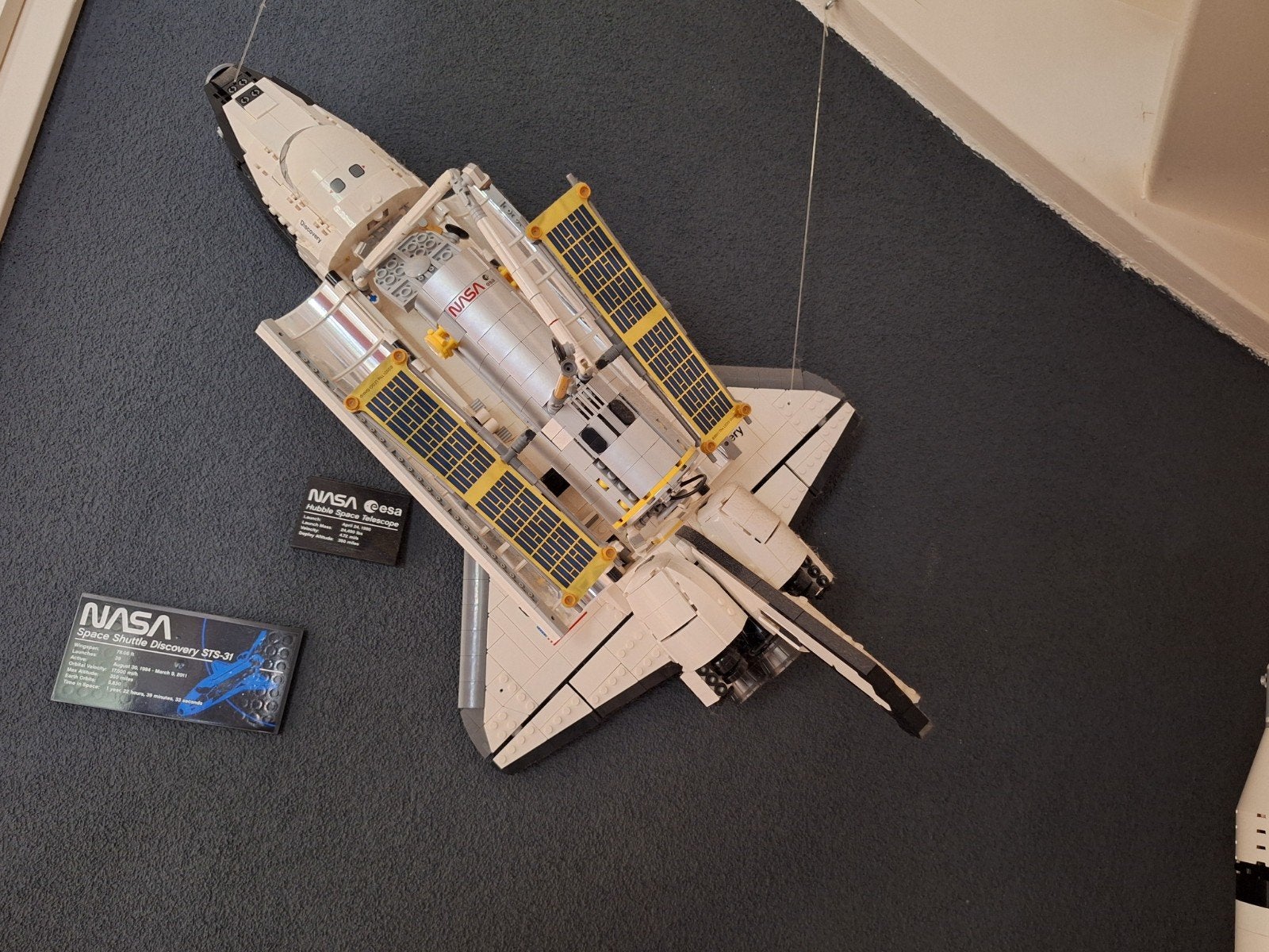 LEGO NASA Space Shuttle Discovery 10283, Ophalen of Verzenden, Zo goed als nieuw, Overige merken