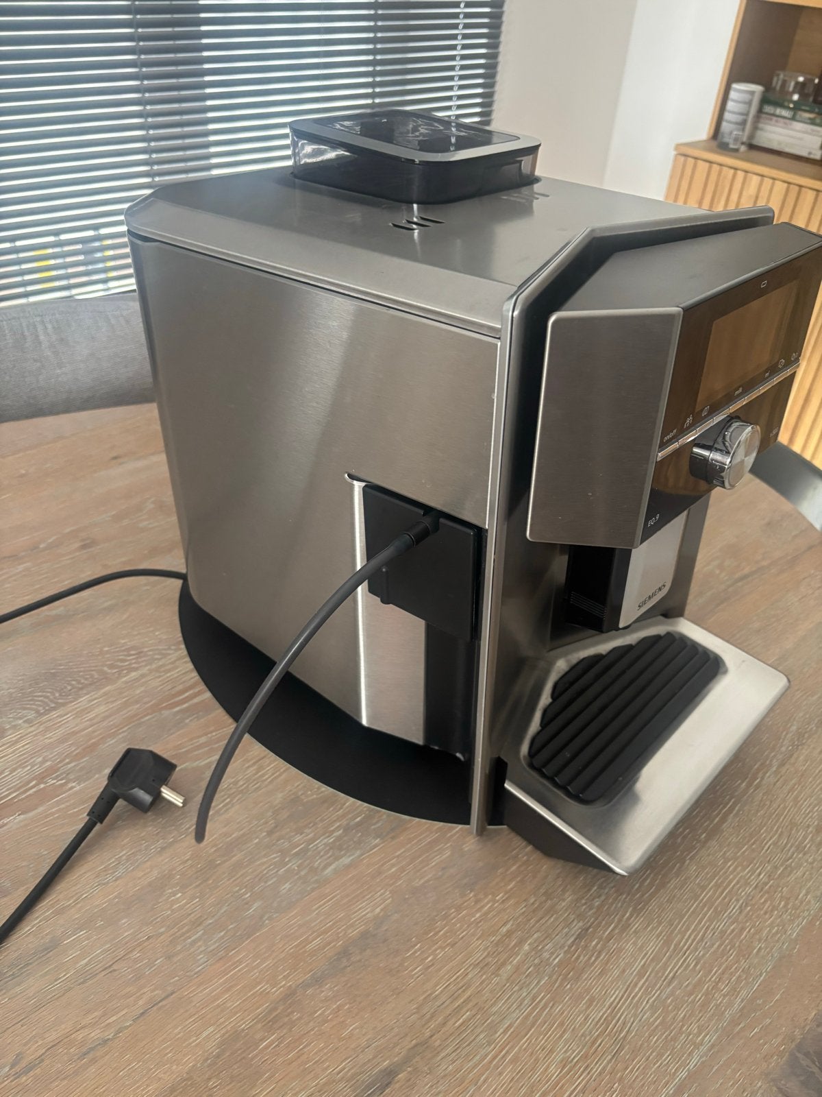 Siemens EQ.9 S500 Volautomatische Koffiemachine, 10 kopjes of meer, Koffiemachine, Koffiebonen, Zo goed als nieuw