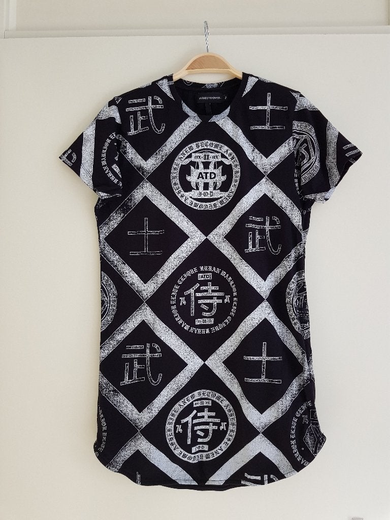 T-shirt voor heren -- maat XS -- Ashes to dust, Kleding | Heren, T-shirts, Zwart, Ashes to dust, Ophalen of Verzenden, Zo goed als nieuw