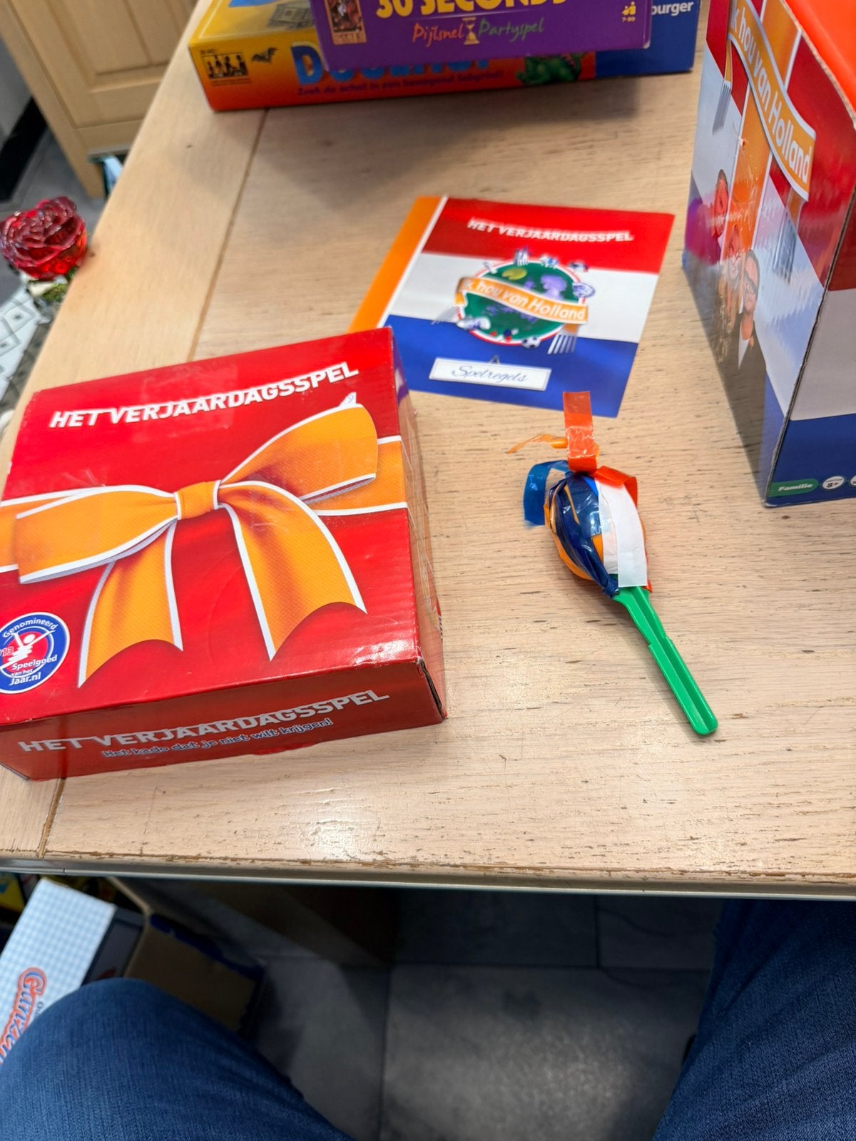 Het verjaardagsspel ik hou van Holland zgan, Hobby en Vrije tijd, Gezelschapsspellen | Bordspellen, Ophalen of Verzenden, Zo goed als nieuw
