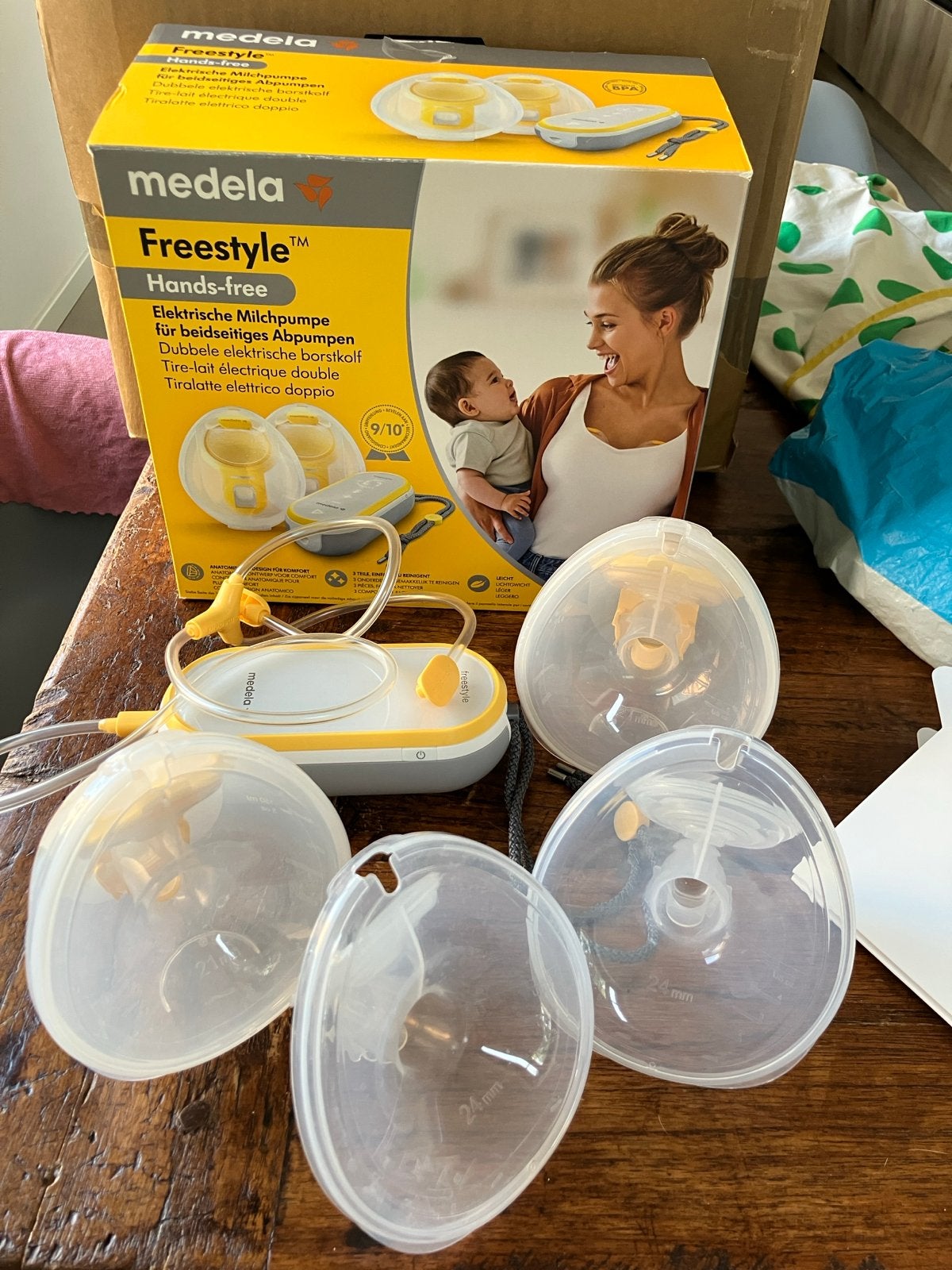 Medela Freestyle Hands-free Dubbele Elektrische Borstkolf, Medela, Borstkolf, Ophalen of Verzenden, Zo goed als nieuw