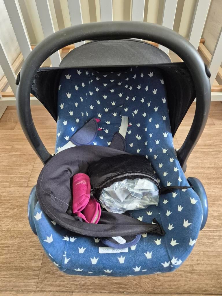 Maxi Cosi Autostoel Roze met Blauwe Hoes + Accessoires, Ophalen, Gebruikt, 0 t/m 13 kg, Maxi-Cosi