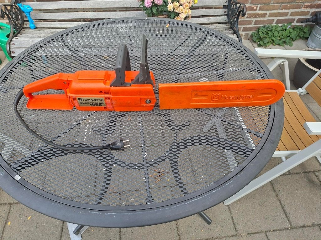 Elektrische kettingzaag Husqvarna 1600, Kettingzaag, Nieuw, Ophalen of Verzenden, 30 tot 70 mm