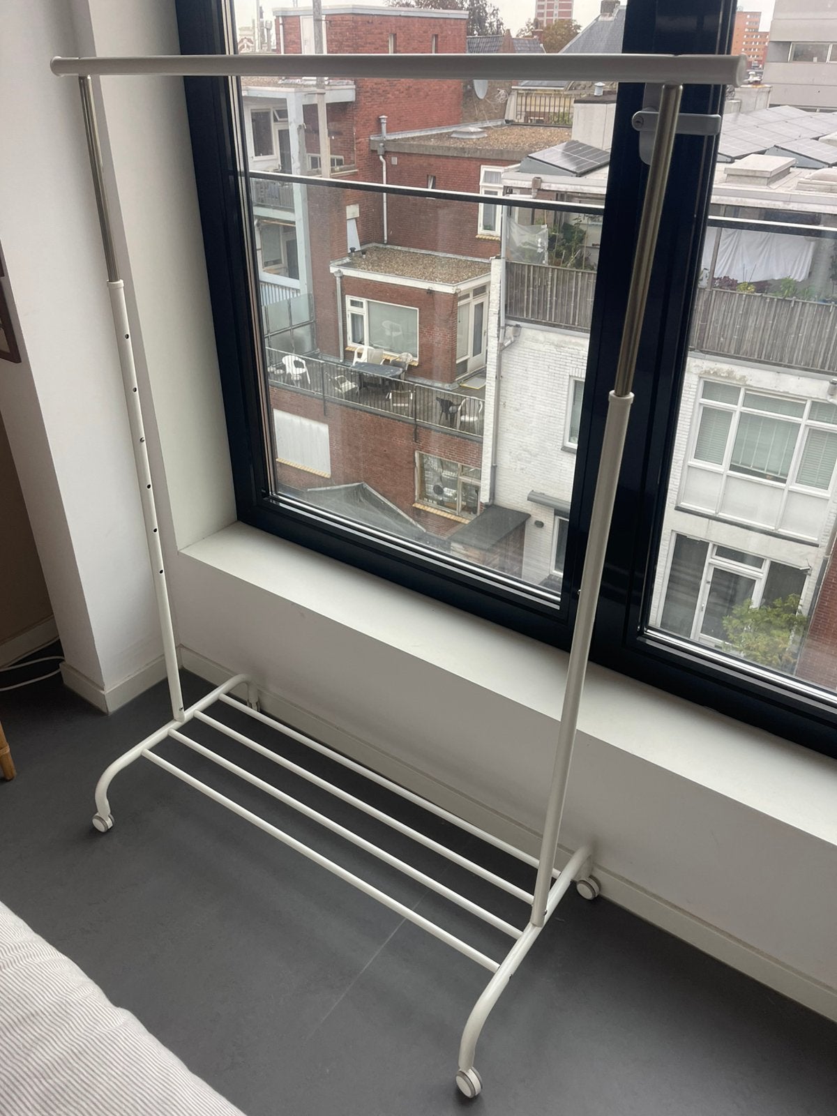 Gratis ikea kledingrek, Ophalen, Gebruikt