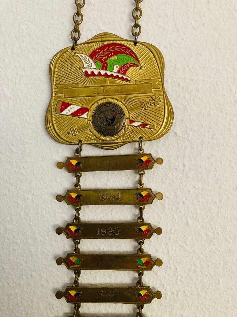 Carnaval onderscheiding/ketting CV Spruwejagers Mierlo (02), Ophalen of Verzenden, Overige materialen, Nederland