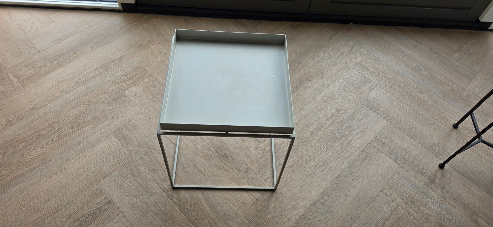 Hay Tray strakke vierkante bijzettafel met dienblad 40x40cm, Minder dan 45 cm, Minder dan 55 cm, Gebruikt, Modern, Industrieel