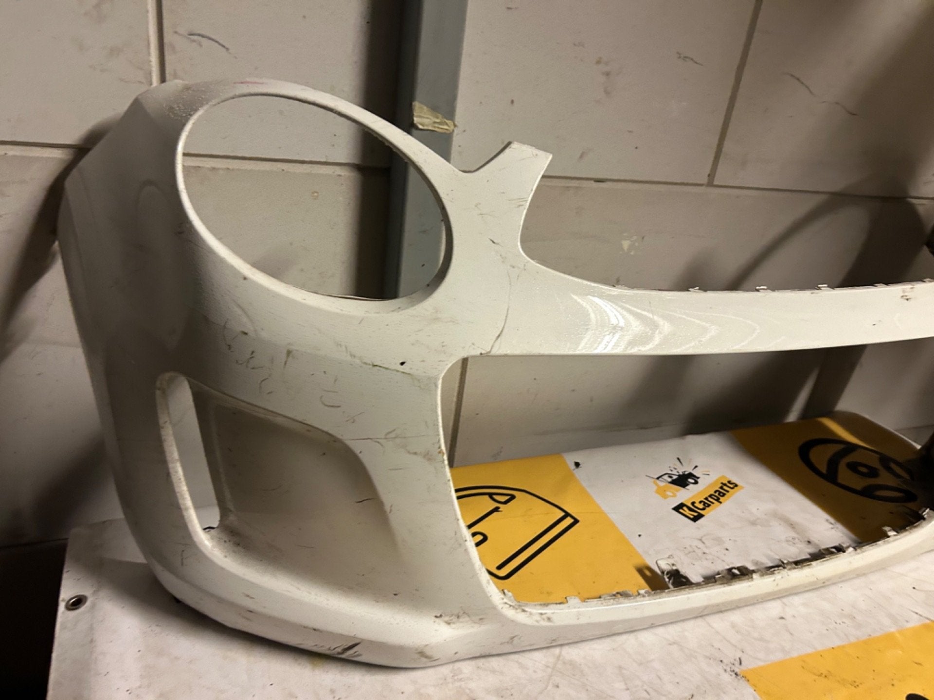 Citroen c1 voorbumper 2014-Heden origineel 52119-OH160, Auto-onderdelen, Gebruikt, Citroën, Ophalen of Verzenden, Bumper