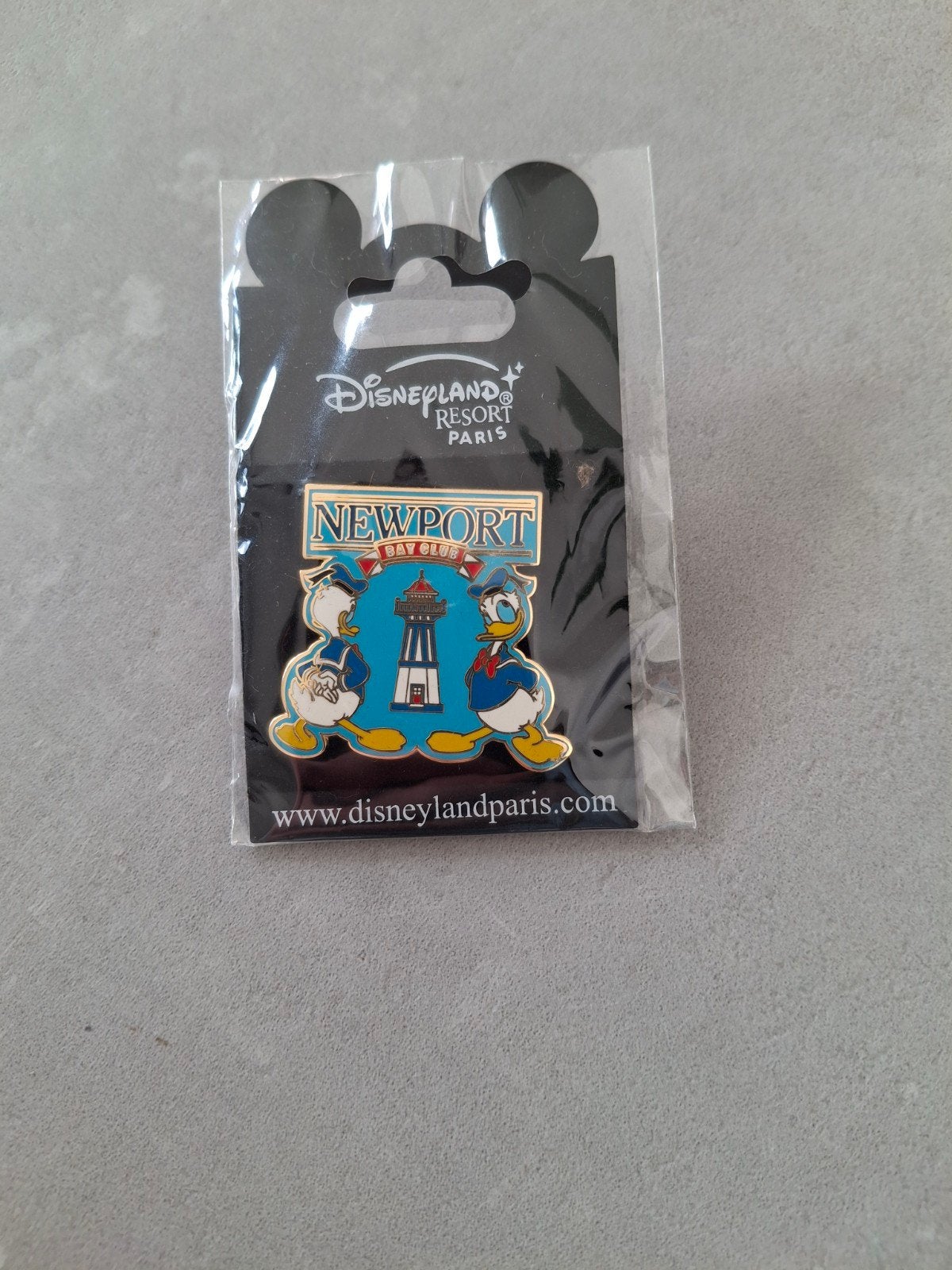 Disney Pin Donald Duck Newport Bay Club Disneyland Parijs, Verzamelen, Ophalen of Verzenden, Donald Duck, Nieuw, Overige typen