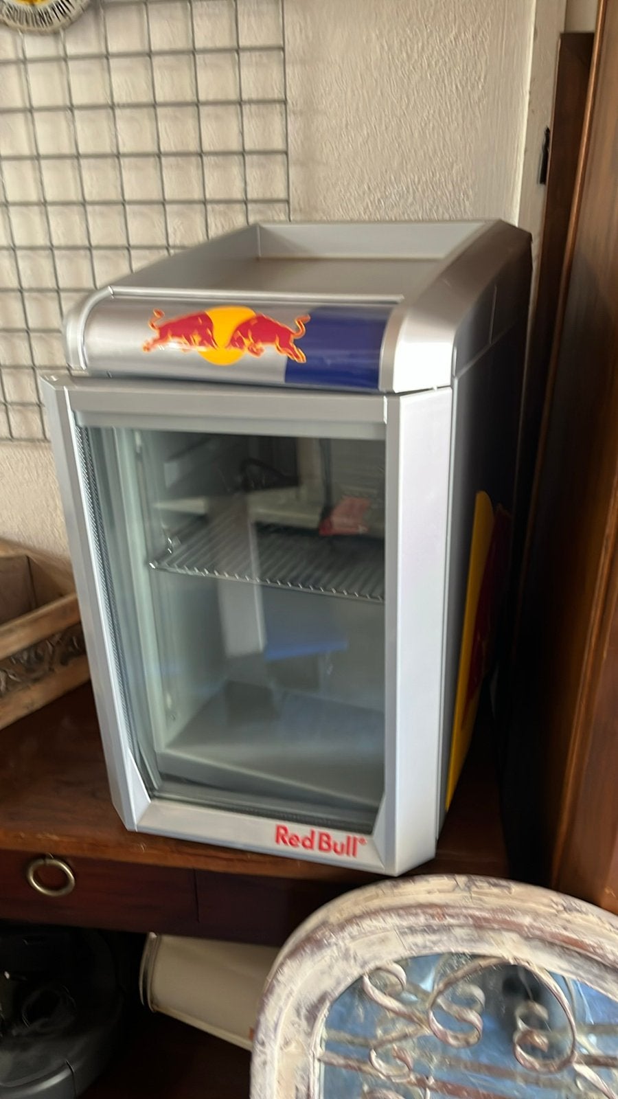Red Bull Mini Koelkast - Compact en Stijlvol, Ophalen, Minder dan 75 liter, Zonder vriesvak, Gebruikt