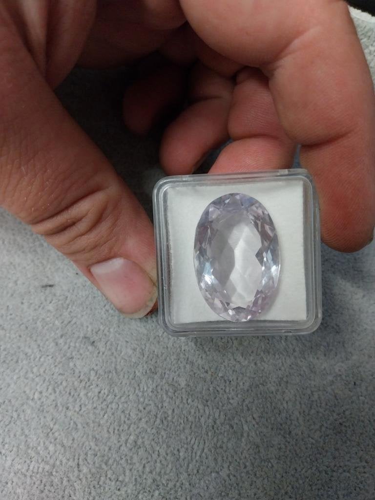 Grote facet geslepen kunziet, Sieraden, Tassen en Uiterlijk, Ophalen of Verzenden
