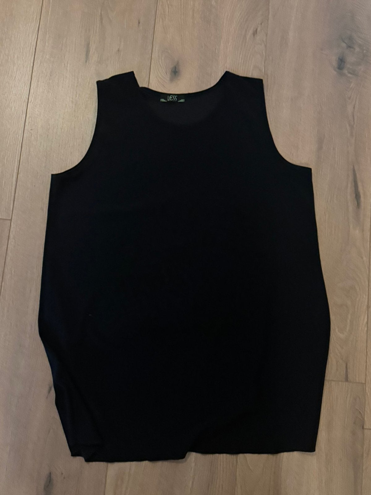 Less top maat L, Kleding | Dames, Tops, Ophalen of Verzenden, Maat 42/44 (L), Zwart, Zonder mouw
