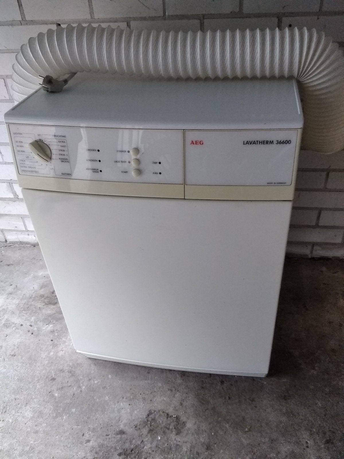 wasdroger AEG Lavatherm 36600, Ophalen, 6 tot 8 kg, Gebruikt, Minder dan 85 cm