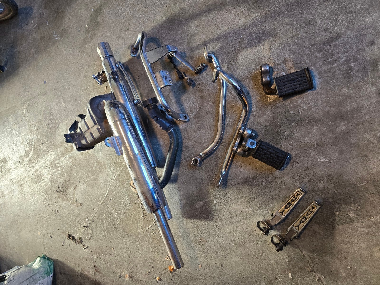 dubbele uitlaat Yamaha XV 750 Virago, Ophalen, Gebruikt