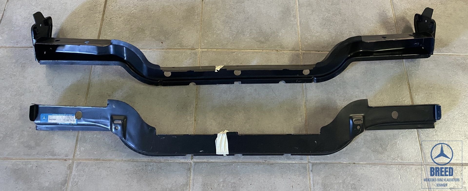 NOS dwarsbalk voorzijde voor Mercedes-Benz W114 W115 /8, -, Nieuw, Ophalen of Verzenden, Bumper