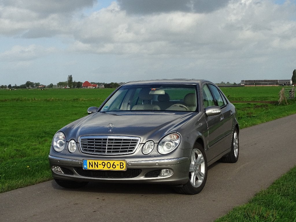 Mercedes-Benz E-Klasse 3.2 E320 Sedan AUT 04-2003 Grijs, Automaat, Achterwielaandrijving, Beige, Particulier