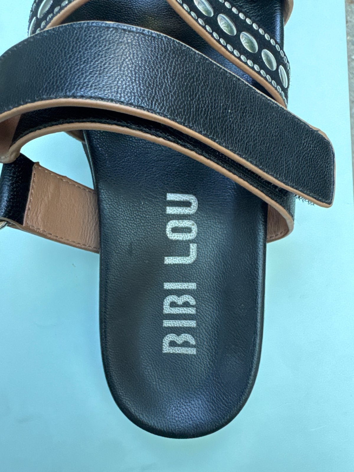 Bibi Lou sandalen met studs - Zo goed als nieuw, Ophalen of Verzenden, Zo goed als nieuw, Zwart, Sandalen of Muiltjes