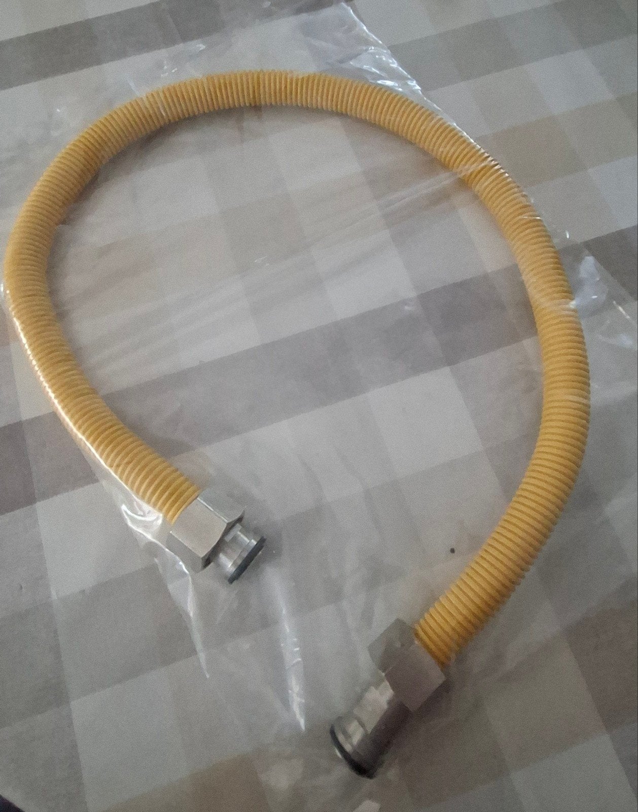 gasslang. 60 cm gele gekeurde ., Ophalen of Verzenden, Zo goed als nieuw
