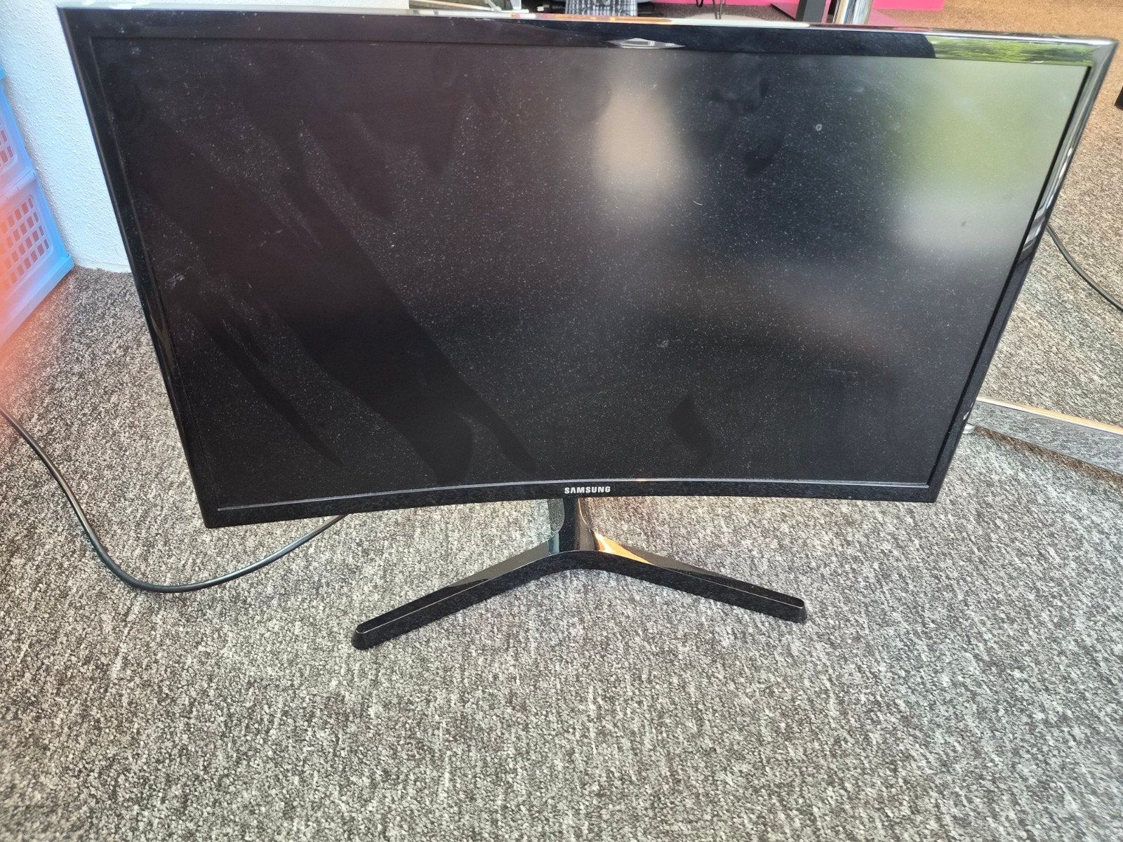 Samsung 24" Curved Monitor (C24F396FHR) – Zo goed als nieuw!, 3 tot 5 ms, Curved, HDMI, Full HD