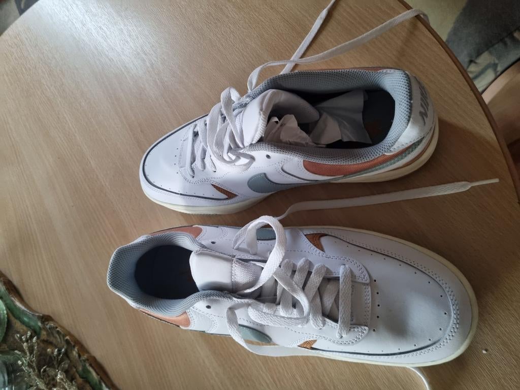 Nieuwe Nike Air sneakers, maat 43, Ophalen