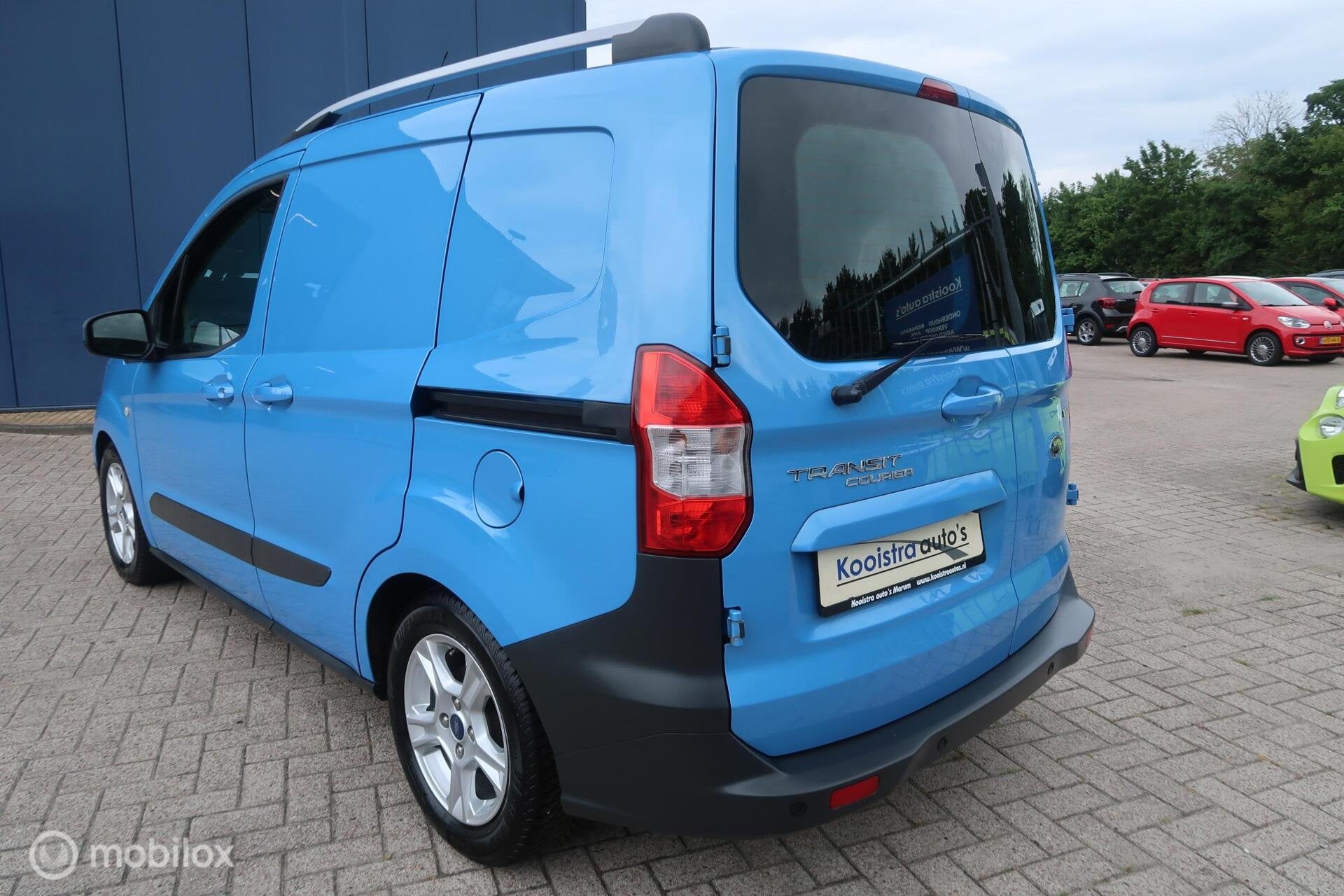 Ford Transit Courier BENZINE, MARGE AUTO, BTW VRIJ 100 PK, Gebruikt, Zwart, Blauw, Bedrijf