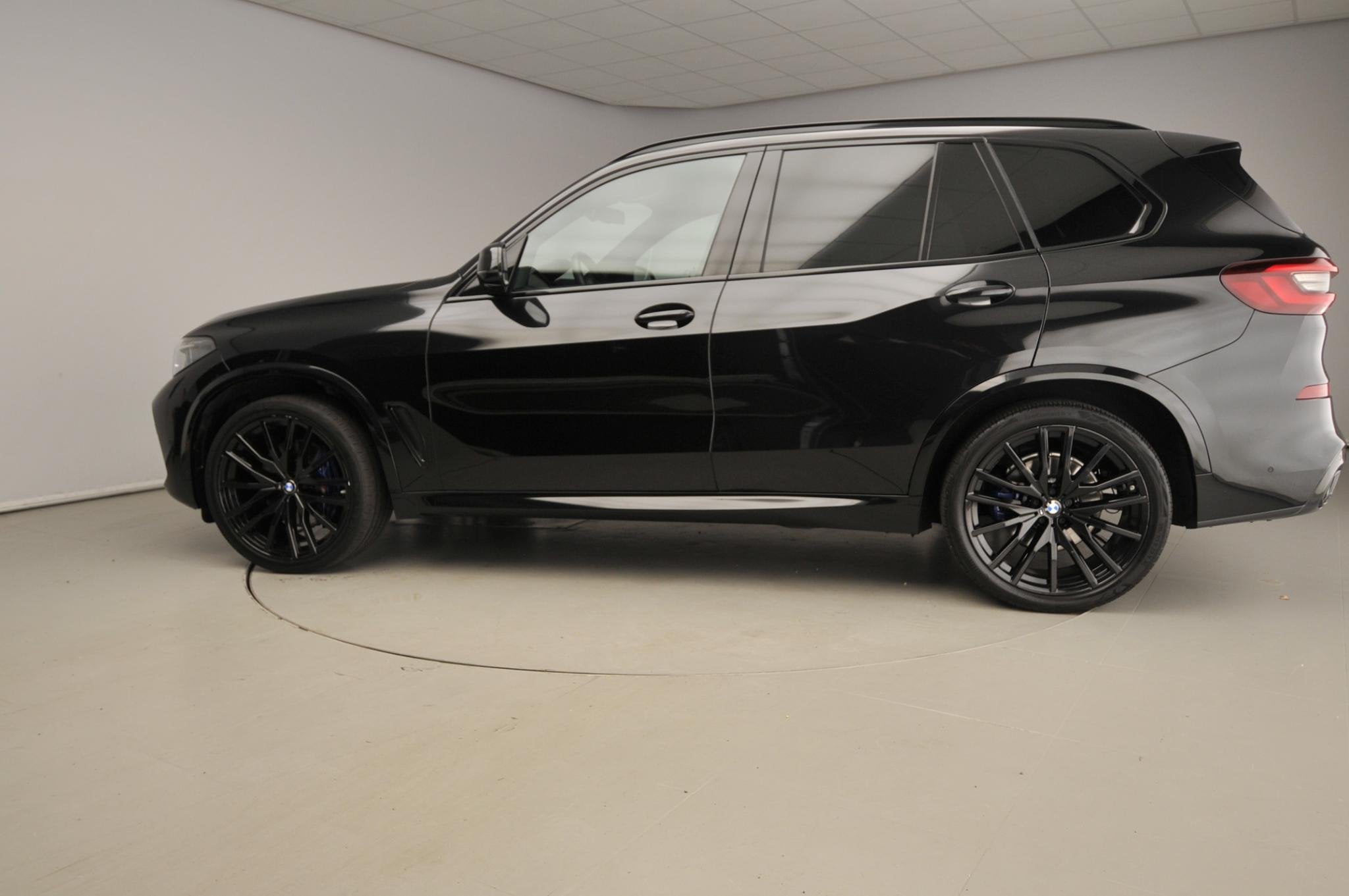 BMW X5 xDrive40i | M-Sportpakket | Laserlicht | Leder | HUD, 12 maanden, Gebruikt, 138 €/maand, Zwart