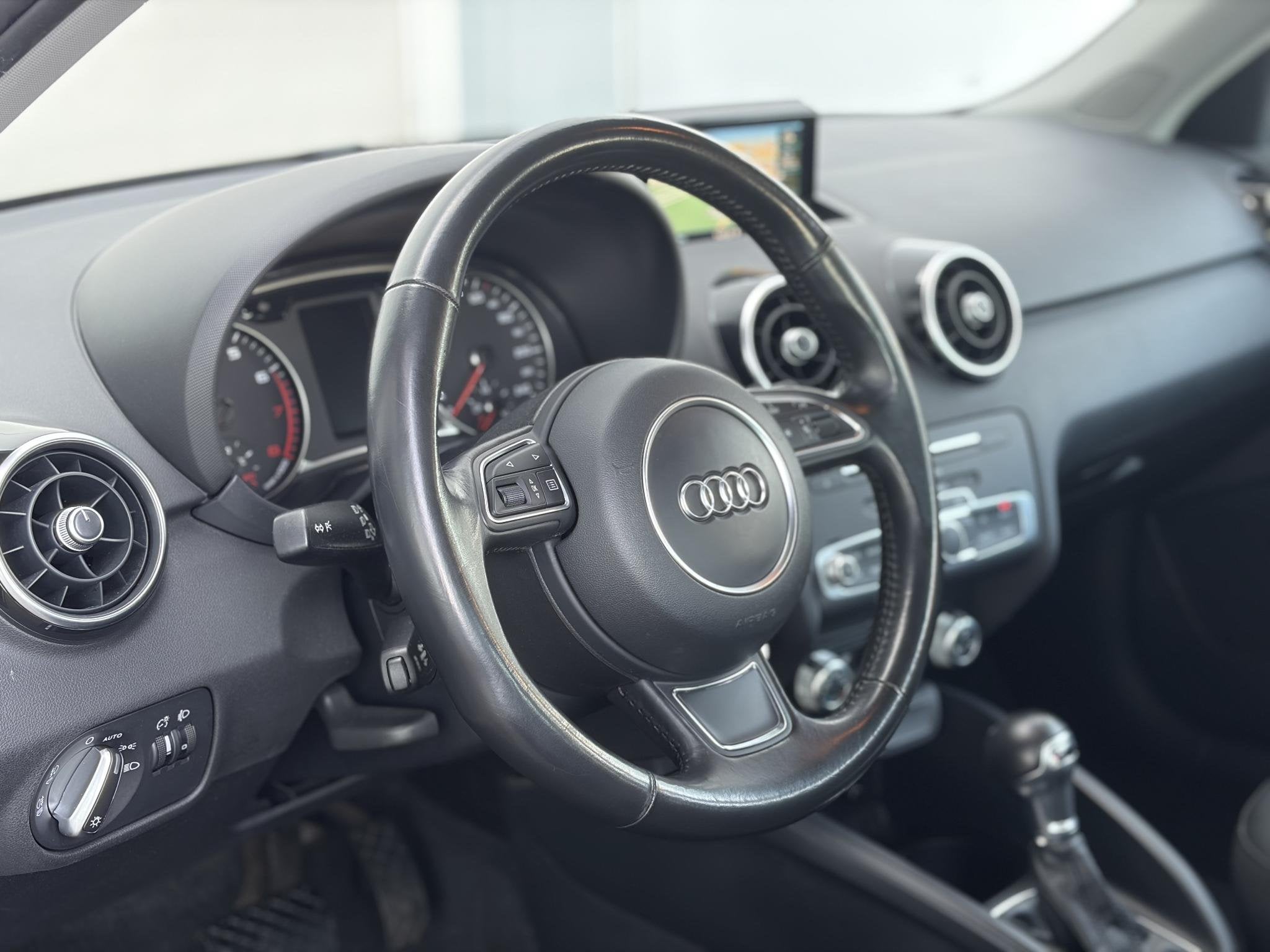 Audi A1 Sportback 1.0 TFSI S-Line/Automaat/Navi/Clima, Stof, Blauw, 49 €/maand, Origineel Nederlands