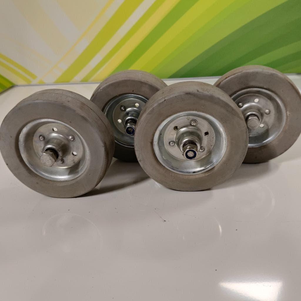 Set 4x industriële  wielen voor zwenk of bokwielen 130 mm, Doe-het-zelf en Verbouw, Zwenkwielen, Ophalen, Gebruikt