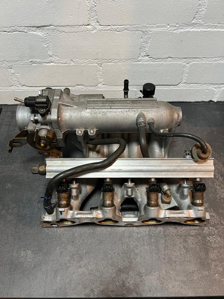 D15b7 inlaatspruitstuk met fuelrail en injectoren., Ophalen, Gebruikt, Honda