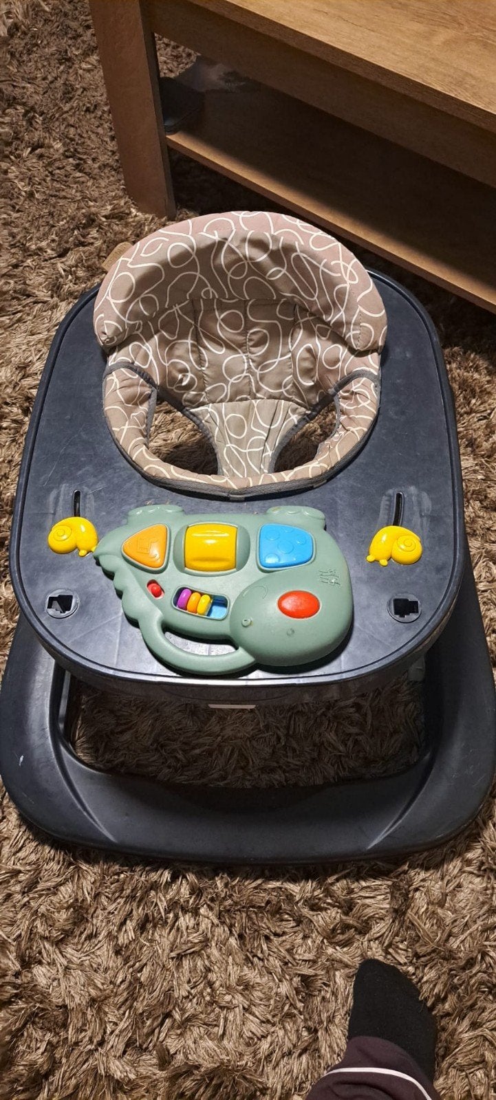 Mooie loopstoel voor baby, Ophalen, Zo goed als nieuw, Auto, Met geluid