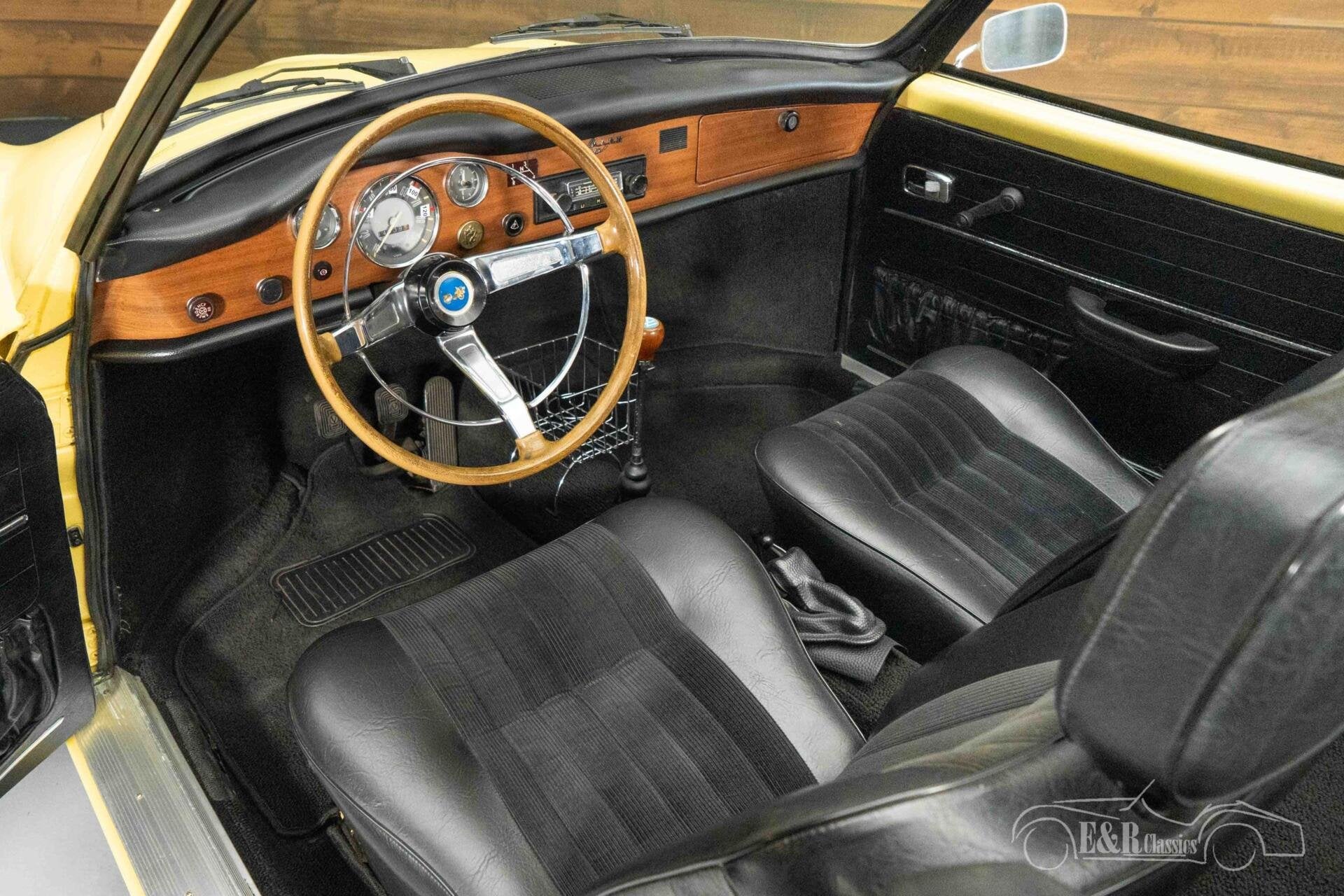 Volkswagen Karmann Ghia Cabriolet | 1971, Zwart, Cabriolet, Bedrijf, Handgeschakeld