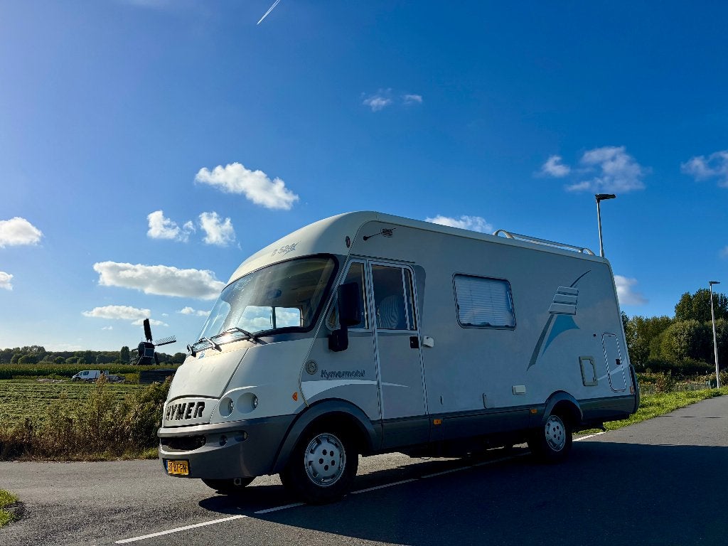 Hymer B524, hefbed, dwarsbed, zonnepanelen, XL garage, Ringverwarming, Fiat, 6 tot 7 meter, Afzuigkap