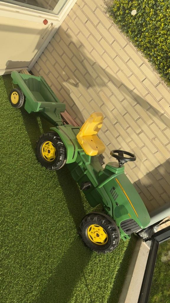 John Deere Kindertractor met Aanhanger - Gebruikt, Kinderen en Baby's, Speelgoed | Speelgoedvoertuigen, Ophalen, Gebruikt