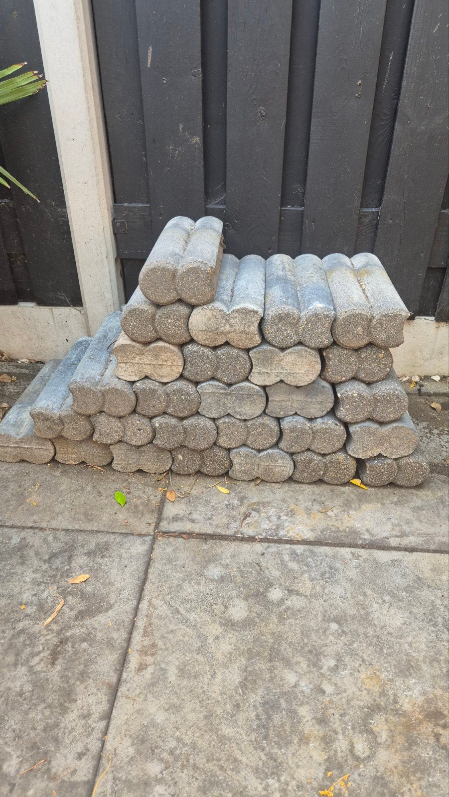 Gratis af te halen: Duo palissaden en rondobanden, Ophalen, Gebruikt, 25 tot 50 cm, 200 cm of meer
