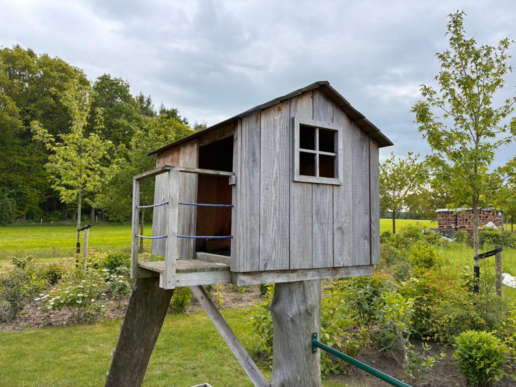 Houten speelhuisje, Ophalen of Verzenden, Gebruikt, Hout