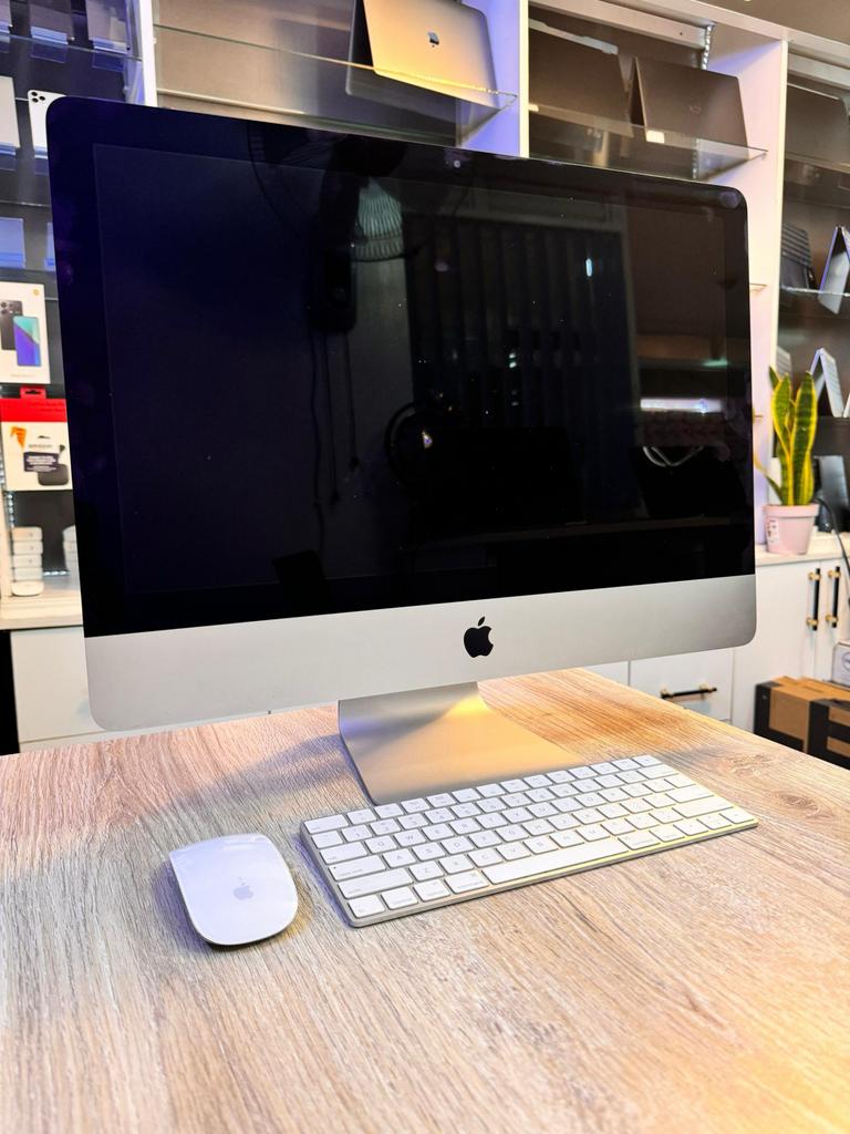 Apple iMac 21.5 inch (incl. toetsenbord en muis), Computers en Software, Apple Desktops, 2 tot 3 Ghz, HDD, IMac, Ophalen of Verzenden