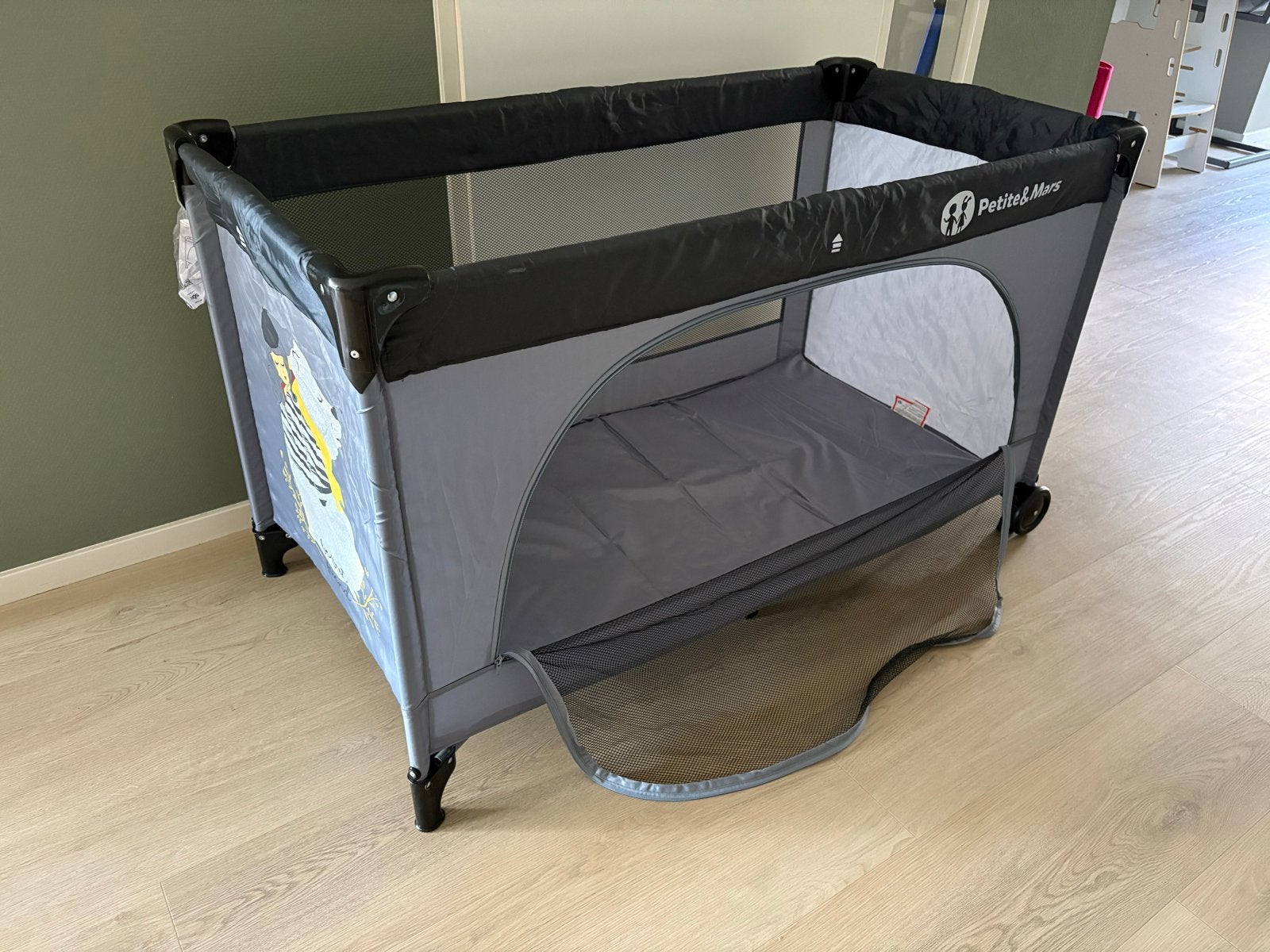 Compact Reisbedje Petite&Mars - Ideaal voor Caravan, Ophalen, Zo goed als nieuw, Reisbedje