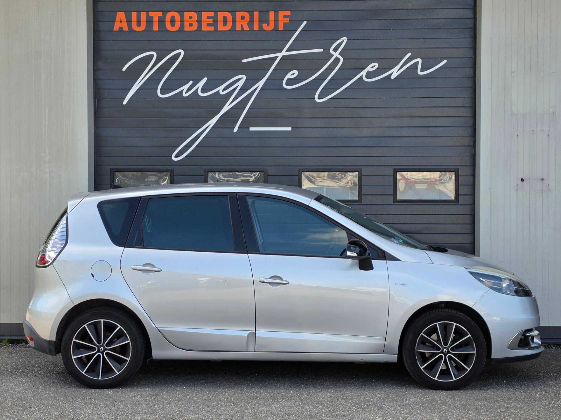 Renault Scénic 1.2 TCe Bose|Trekhaak|Half leer|, Auto's, Renault, Voorwielaandrijving, Euro 5, Stof, Gebruikt