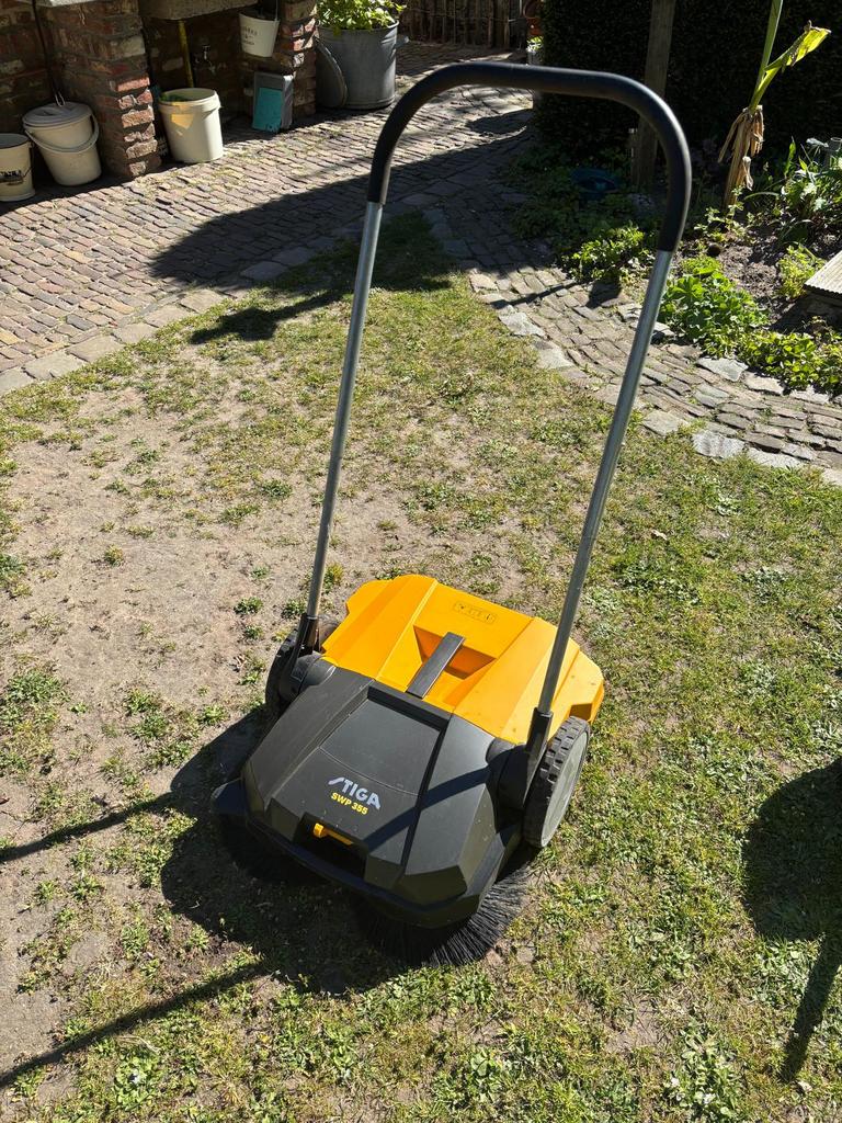 Veegmachine Merk Stiga, Ophalen, Zo goed als nieuw