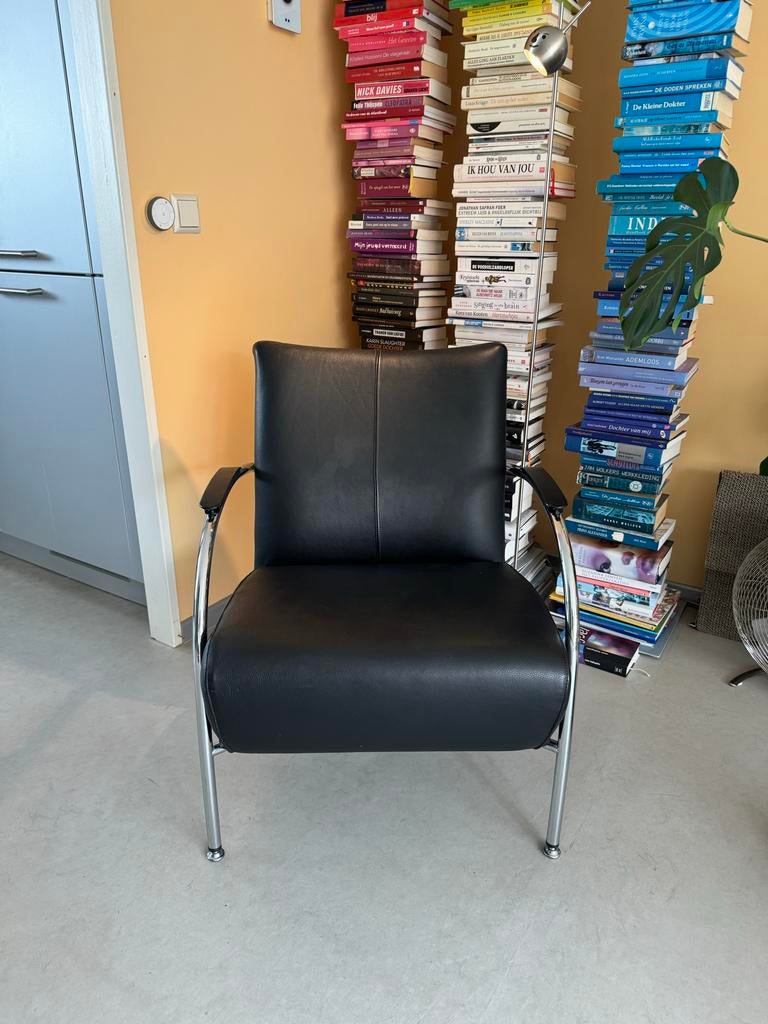 2 comfortabele zwarte fauteuils met chromen frame, Ophalen, Twee, Zwart, Leer