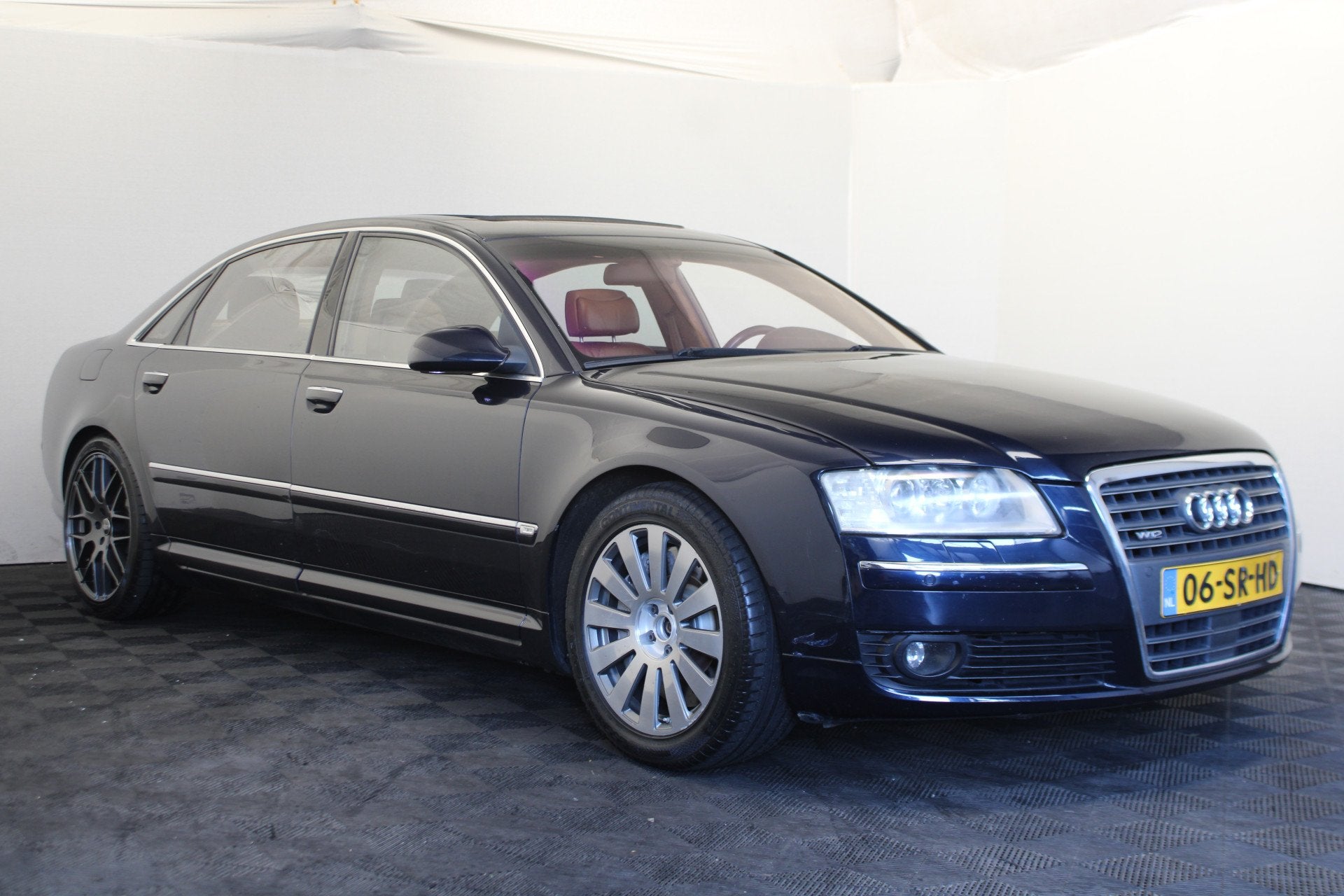 Audi A8 6.0 quattro Lang Pro Line (bj 2006, automaat), Auto's, Audi, Automaat, Traction-control, Gebruikt, Zwart